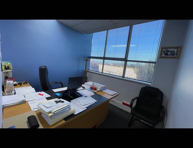 71M² OFFICE FOR SALE IN MUSGRAVE
